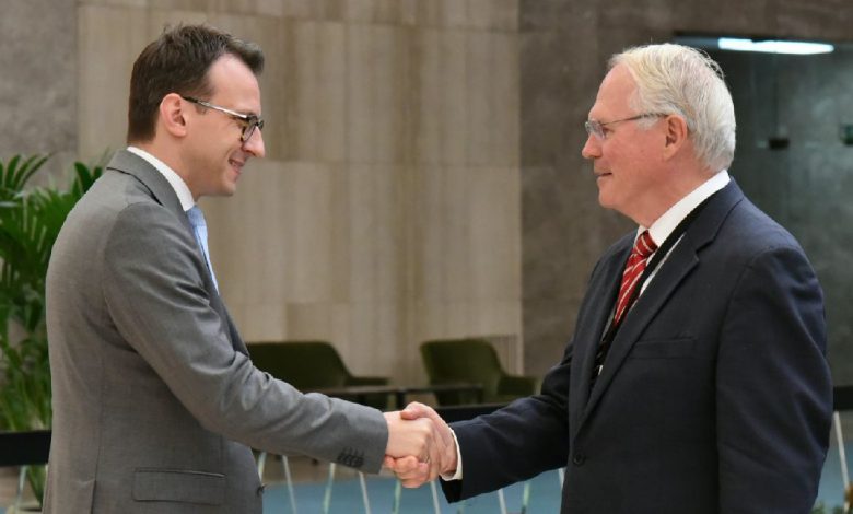 Petković i Hil