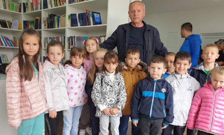 Деца из Ђурђевка у Библиотеци