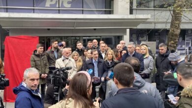 Протест испред РТС