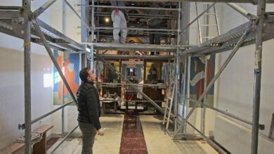 Фрескописање цркве у Бостану