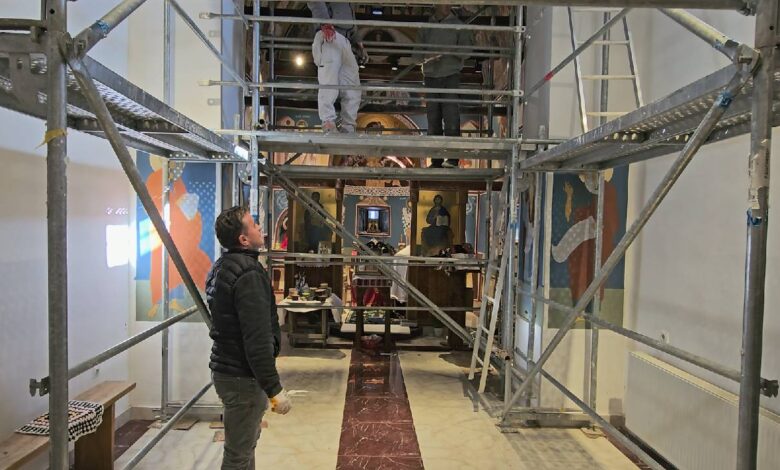 Фрескописање цркве у Бостану